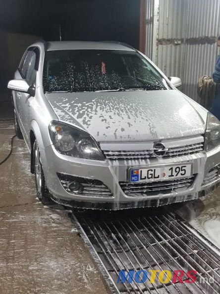 2006' Opel Astra photo #1