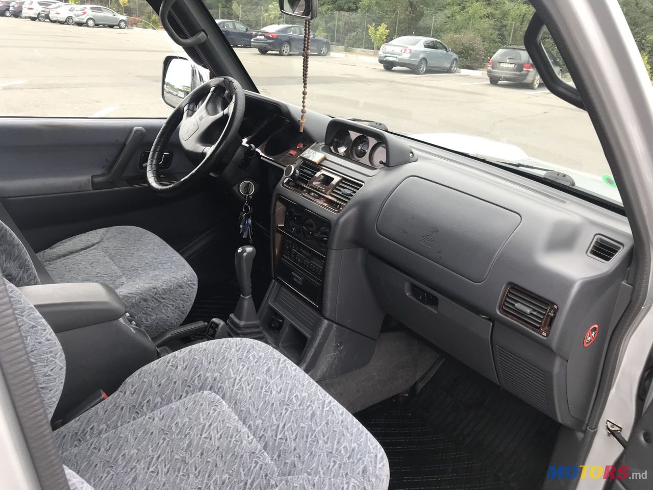 1998' Mitsubishi Pajero photo #4