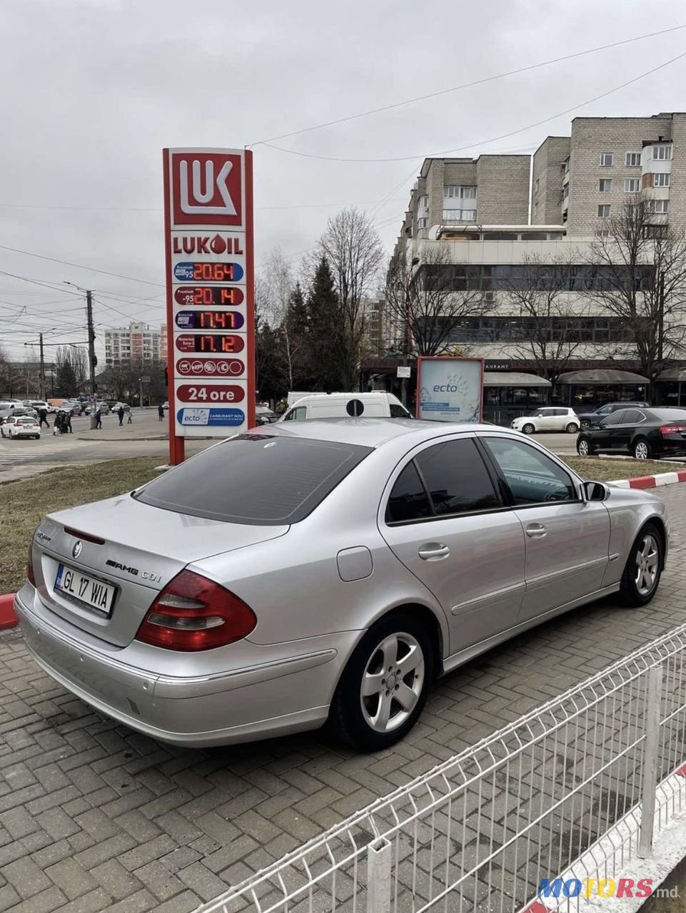 2004' Mercedes-Benz E Класс photo #3