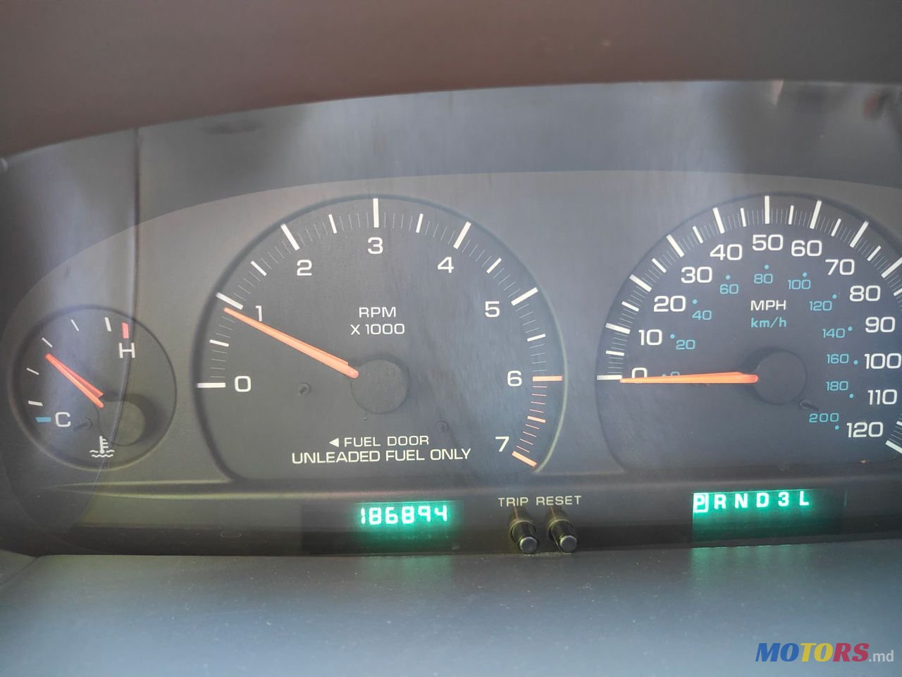 1998' Chrysler Grand Voyager photo #6