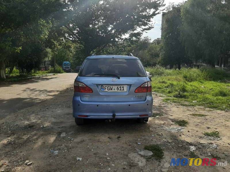 2005' Toyota Avensis photo #2