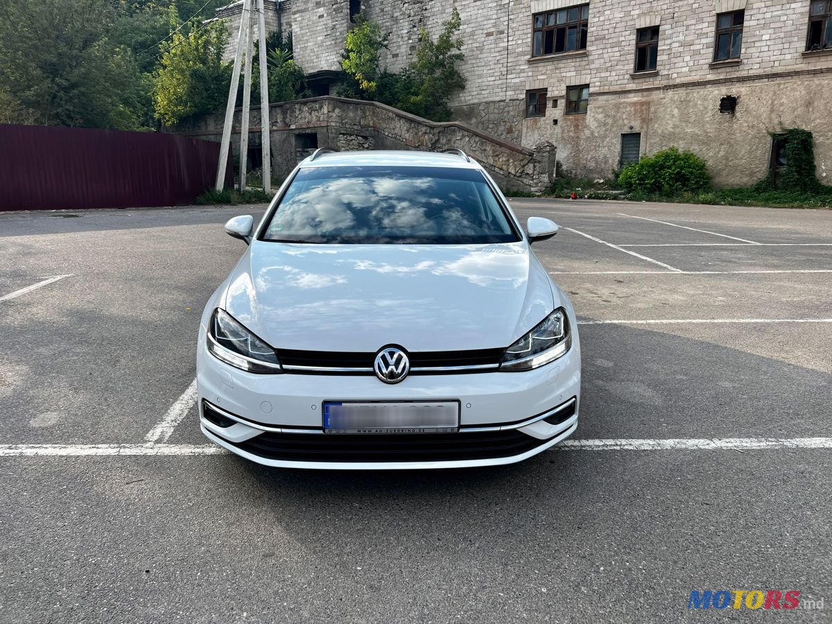 2018' Volkswagen Golf photo #3