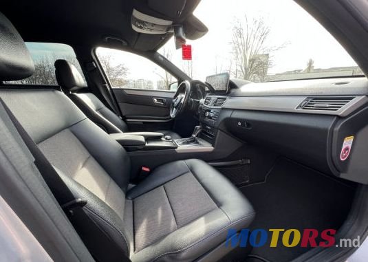 2009' Mercedes-Benz E Класс photo #4