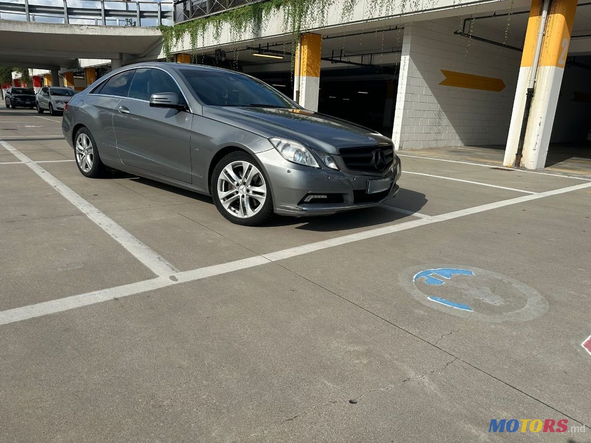 2010' Mercedes-Benz E-Class Coupe photo #1