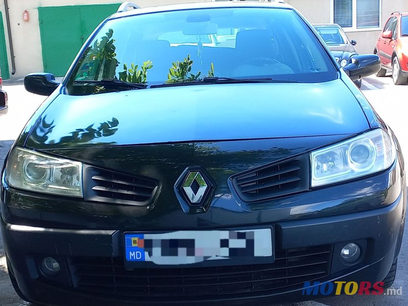 2008' Renault Megane photo #5