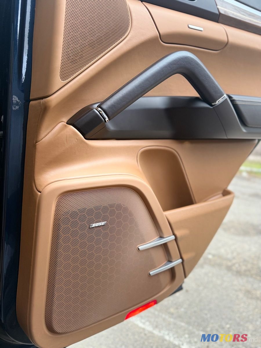 2013' Porsche Cayenne photo #6