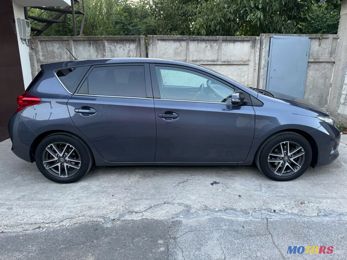 2014' Toyota Auris photo #6