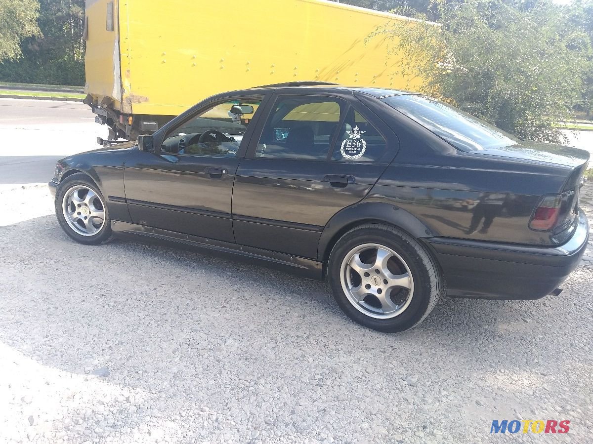 1993' BMW 3 Series photo #3