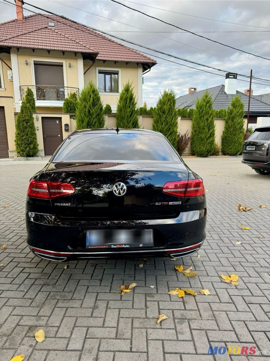 2017' Volkswagen Passat photo #4