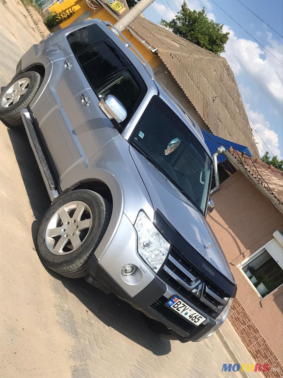 2008' Mitsubishi Pajero photo #2