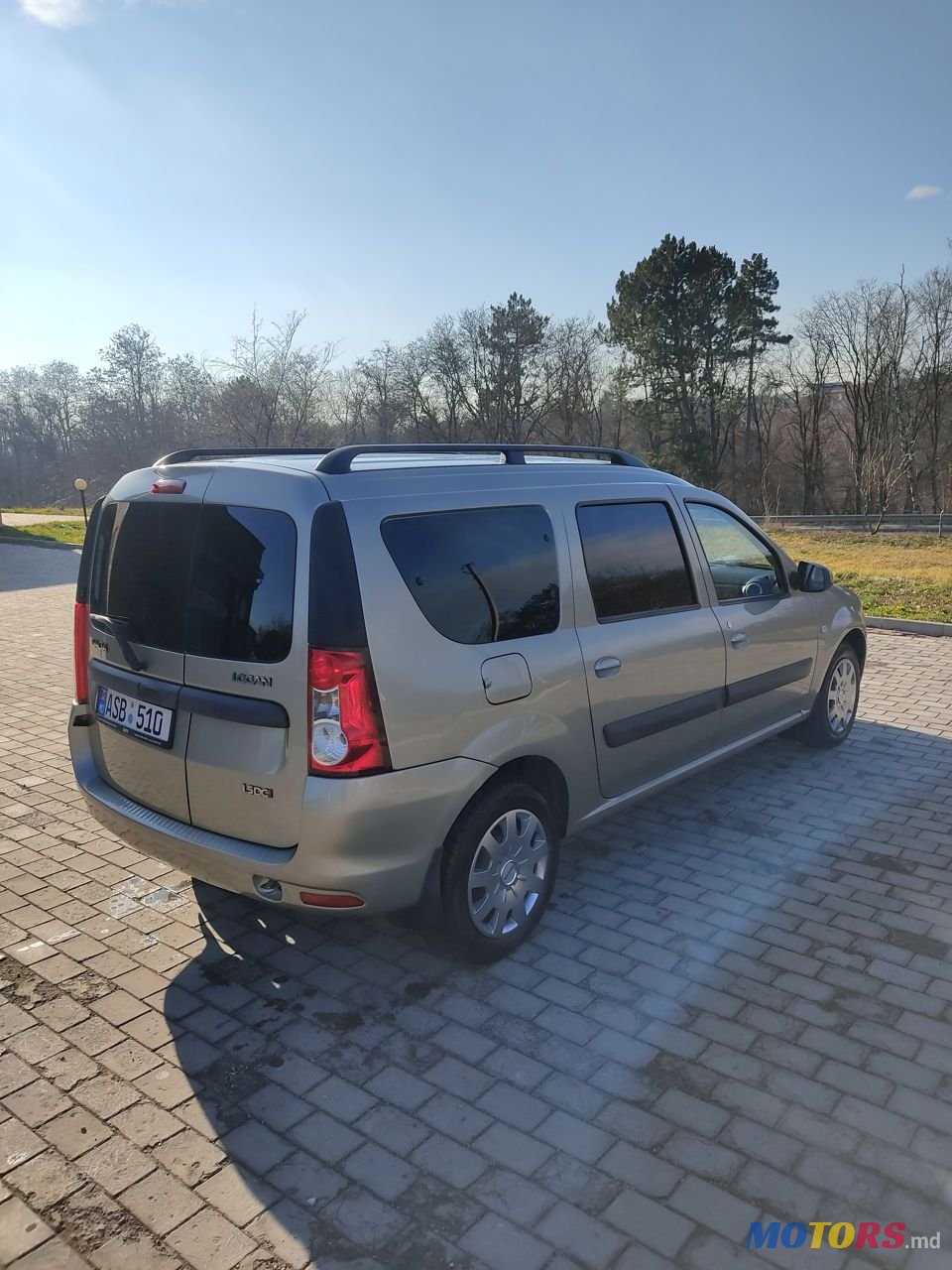 2011' Dacia Logan Mcv photo #3