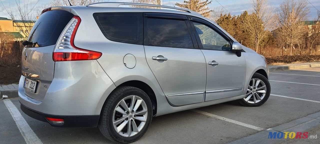 2013' Renault Grand Scenic photo #3