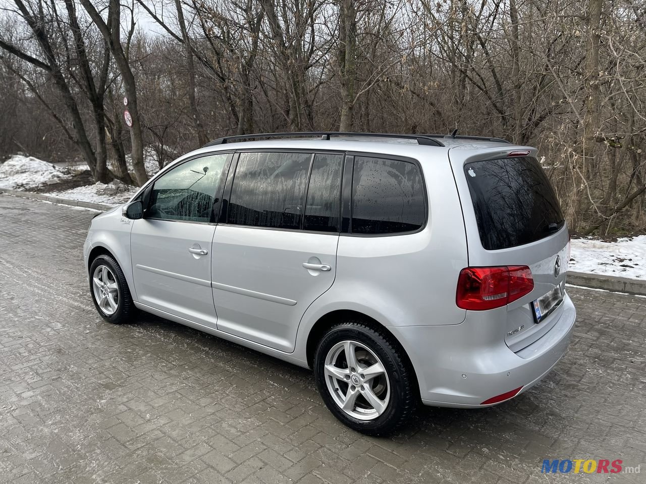2010' Volkswagen Touran photo #2
