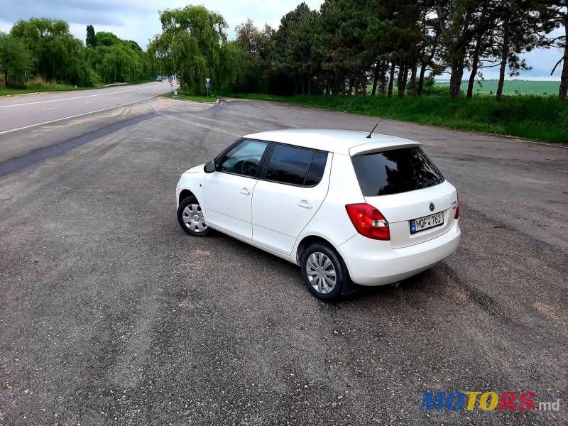 2011' Skoda Fabia photo #4