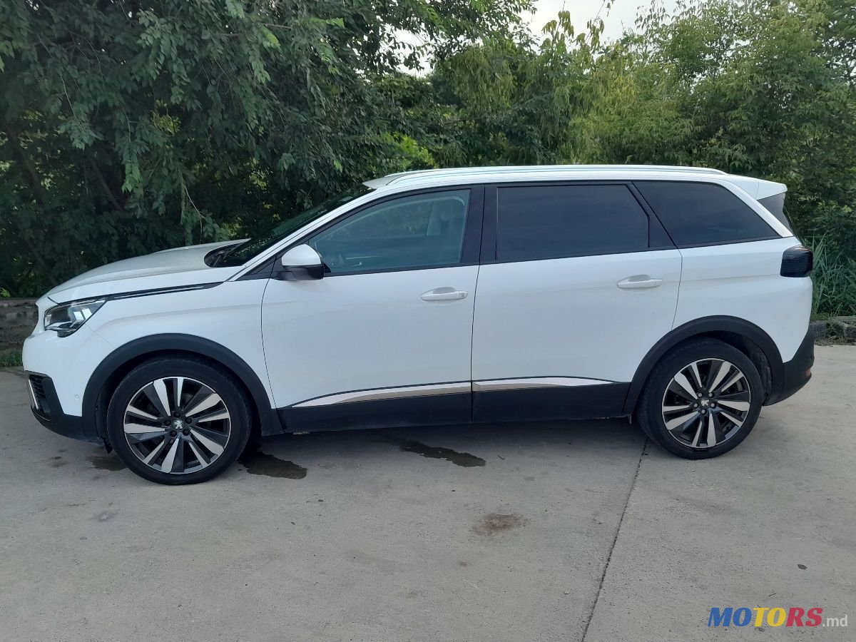 2019' Peugeot 5008 photo #1