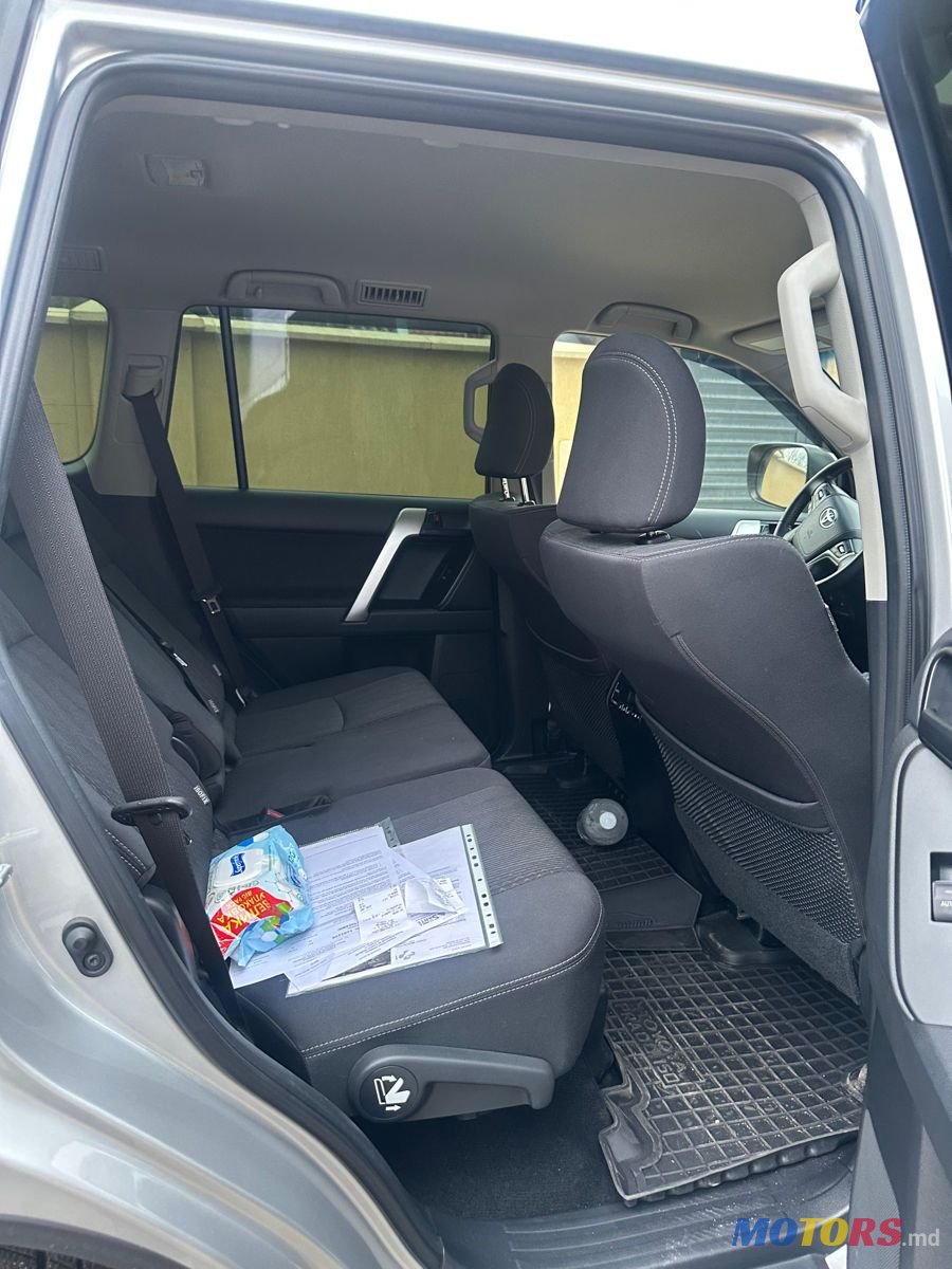 2023' Toyota Land Cruiser Prado photo #3