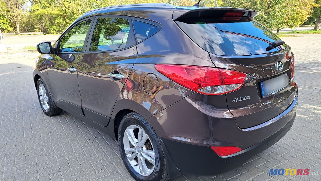 2010' Hyundai Tucson photo #5