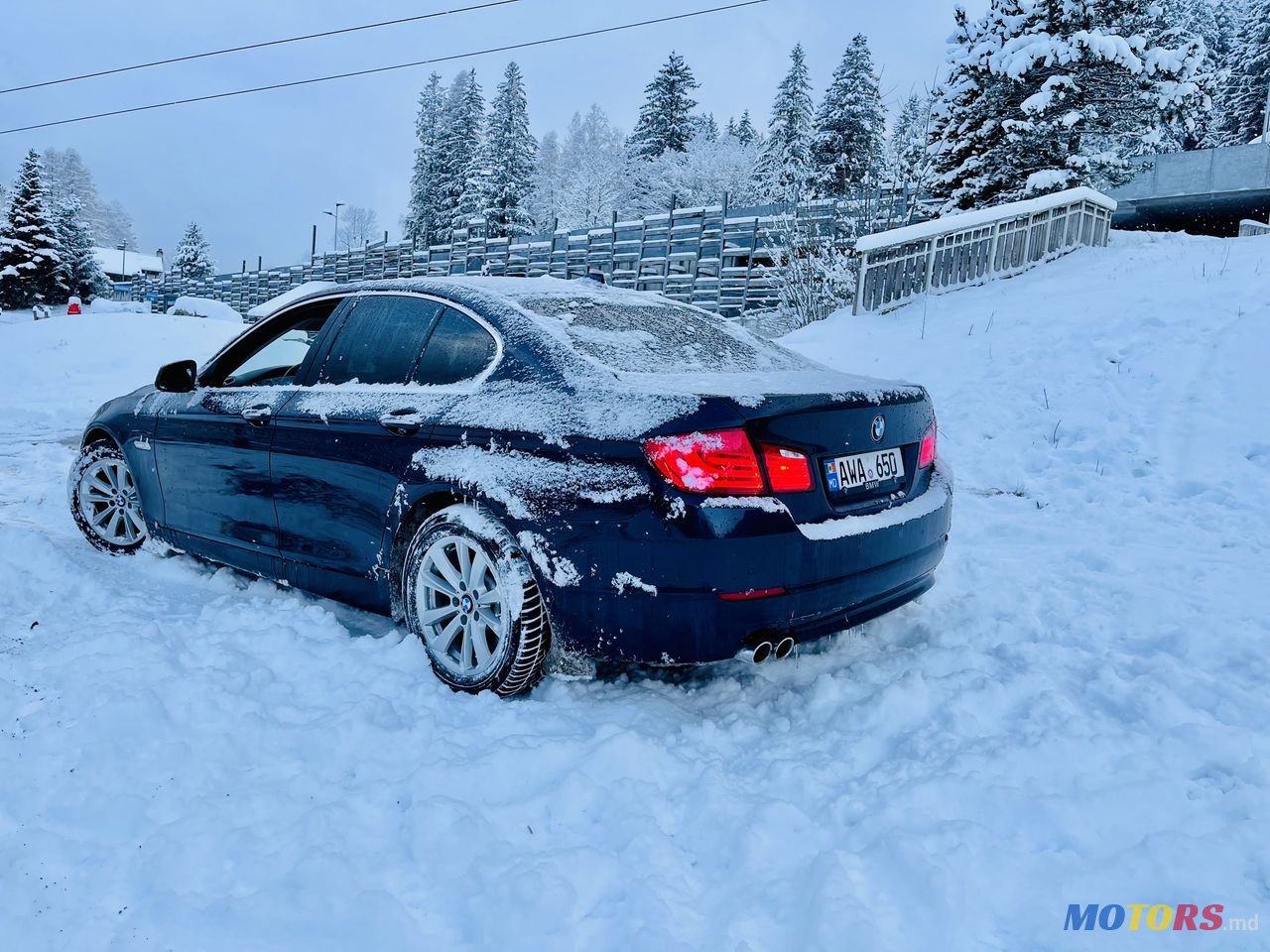 2011' BMW 5 Series photo #3