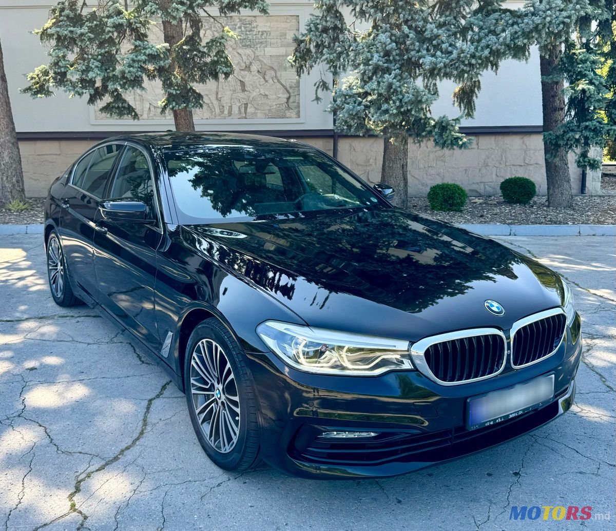 2017' BMW 5 Series photo #2