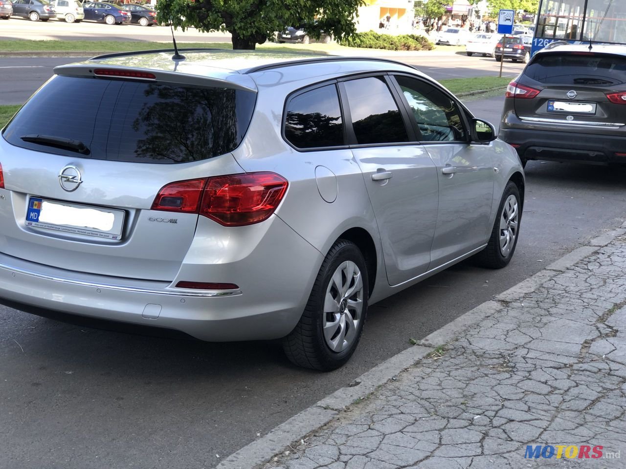 2013' Opel Astra photo #1