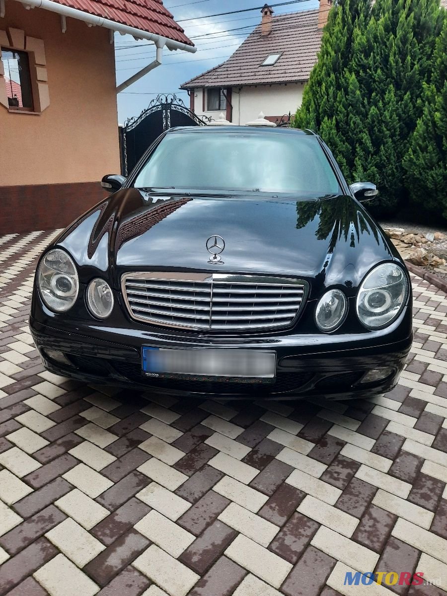 2004' Mercedes-Benz E-Class photo #2