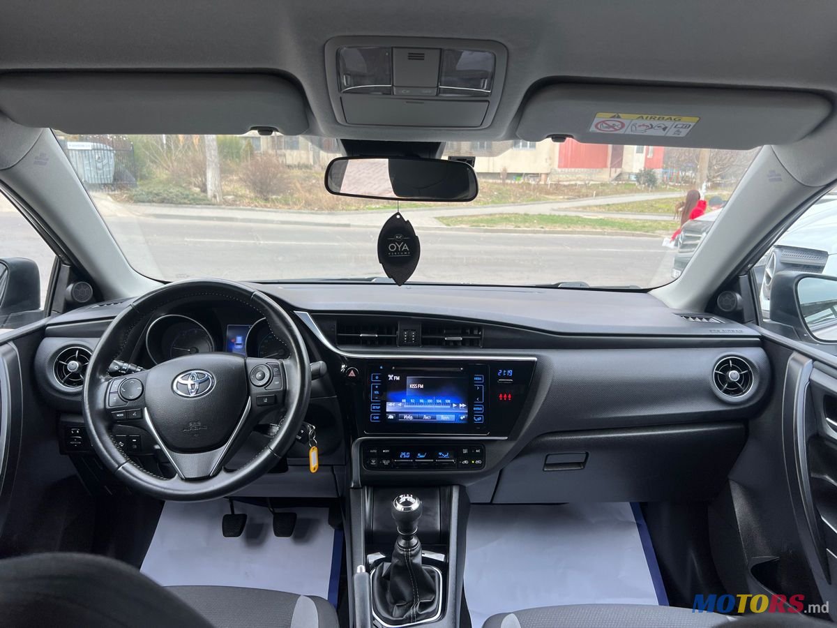 2015' Toyota Auris photo #5