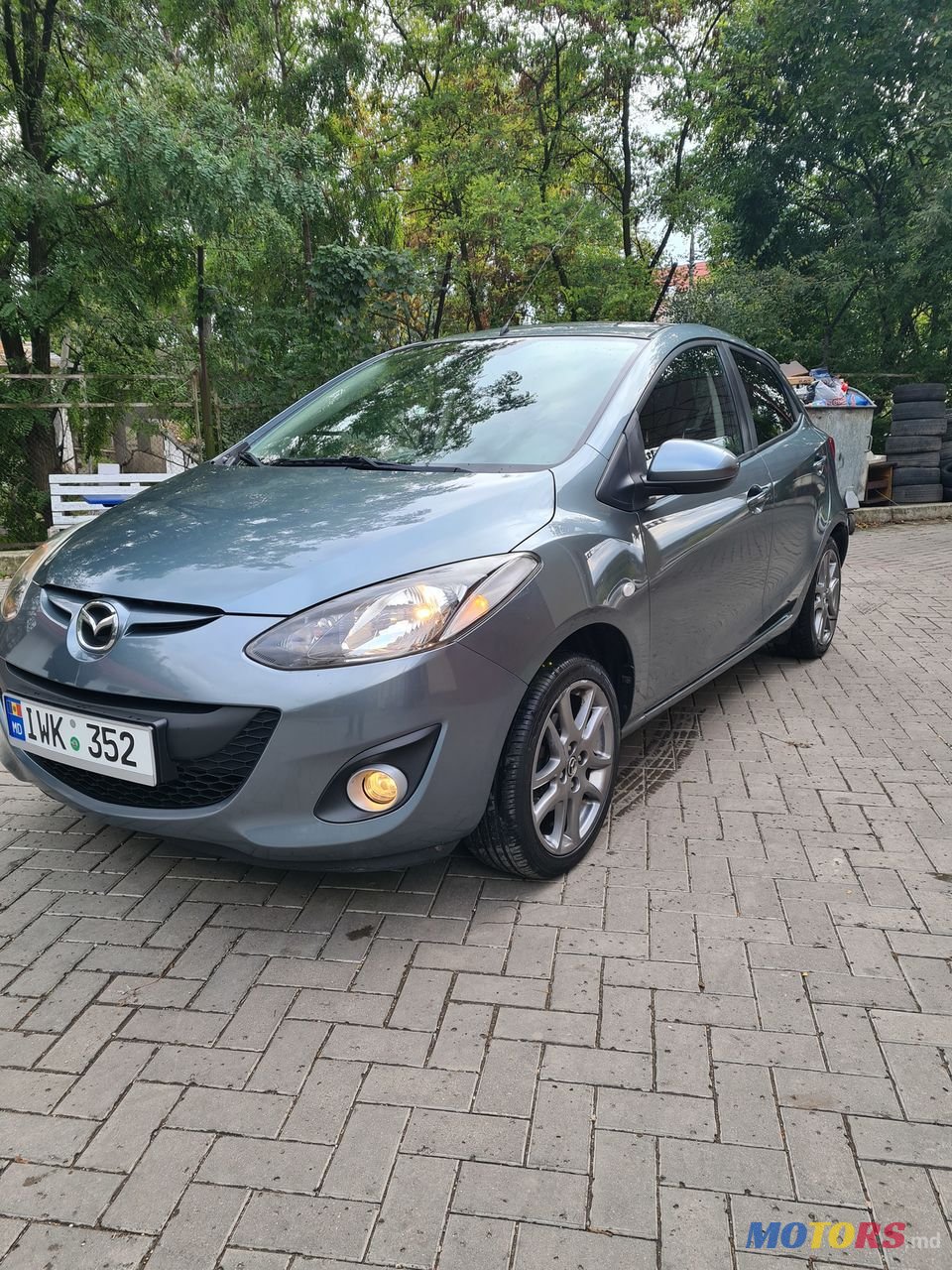 2012' Mazda 2 photo #1