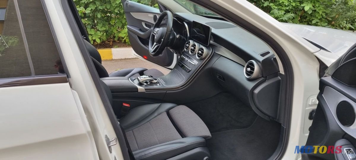 2019' Mercedes-Benz C-Class photo #3
