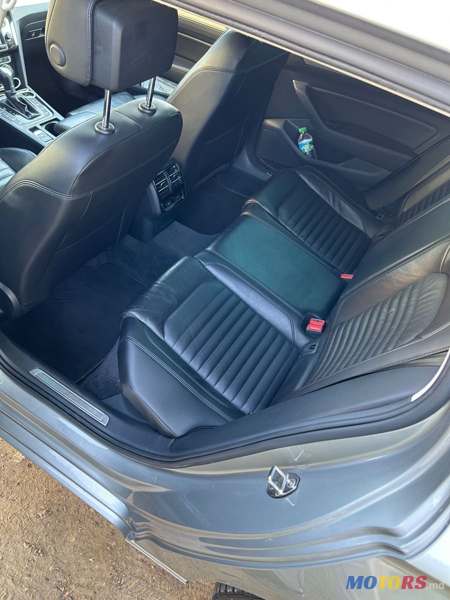 2015' Volkswagen Passat photo #4