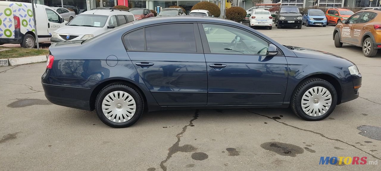 2008' Volkswagen Passat photo #6