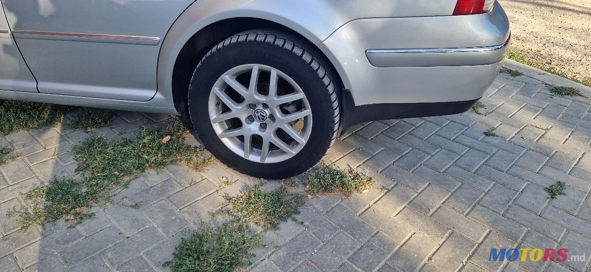 2004' Volkswagen Jetta photo #5