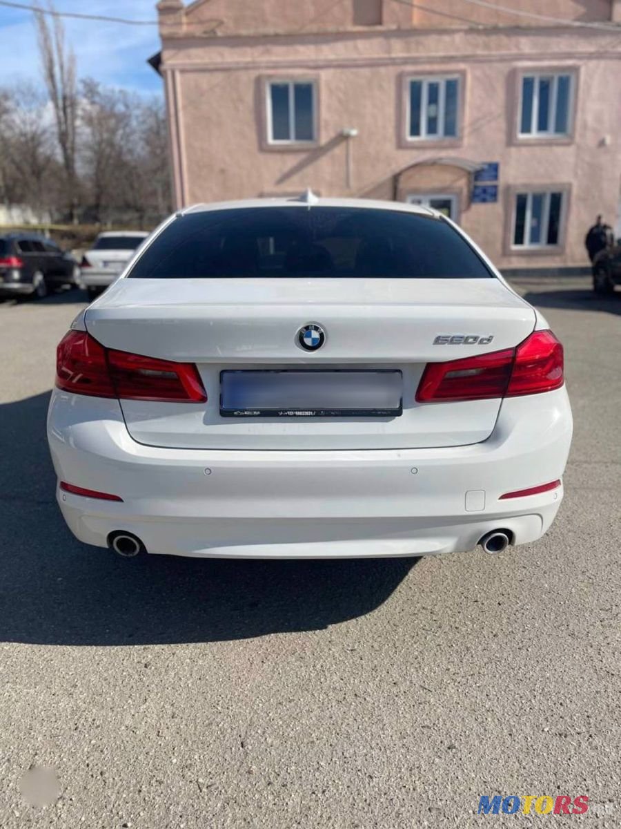 2017' BMW 5 Series photo #4