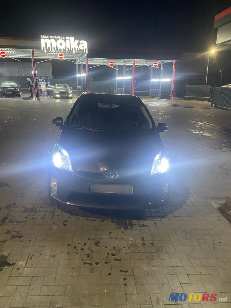 2011' Toyota Prius photo #2