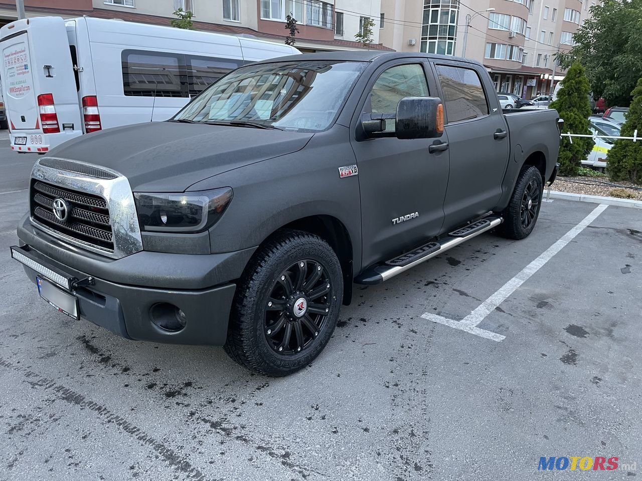 2008' Toyota Tundra photo #2