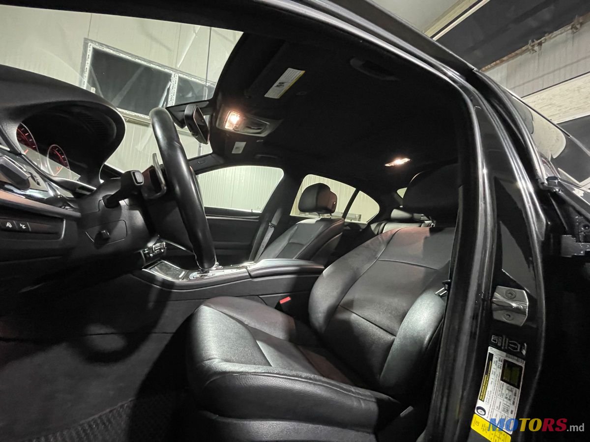 2013' BMW 5 Series photo #3