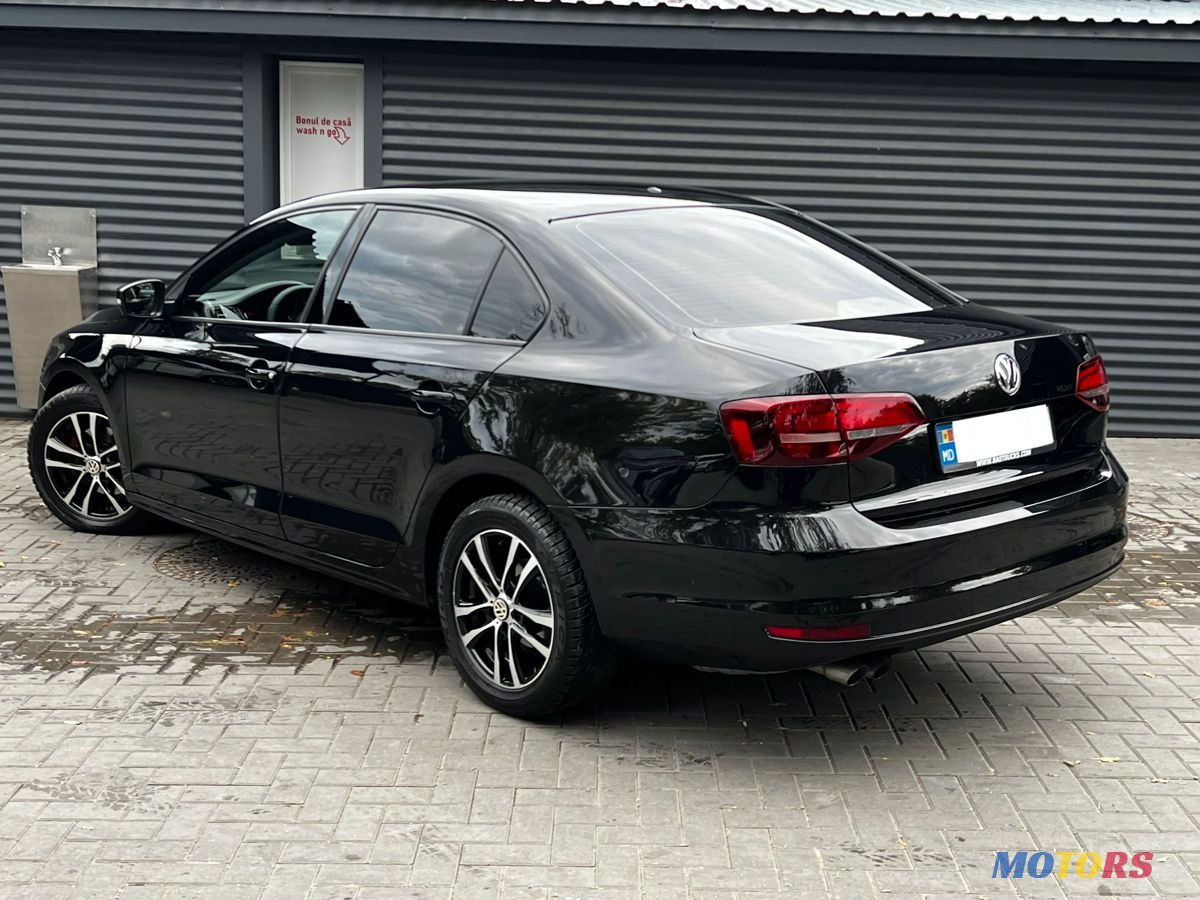 2017' Volkswagen Jetta photo #4