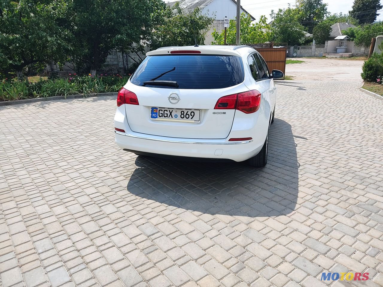 2013' Opel Astra photo #6