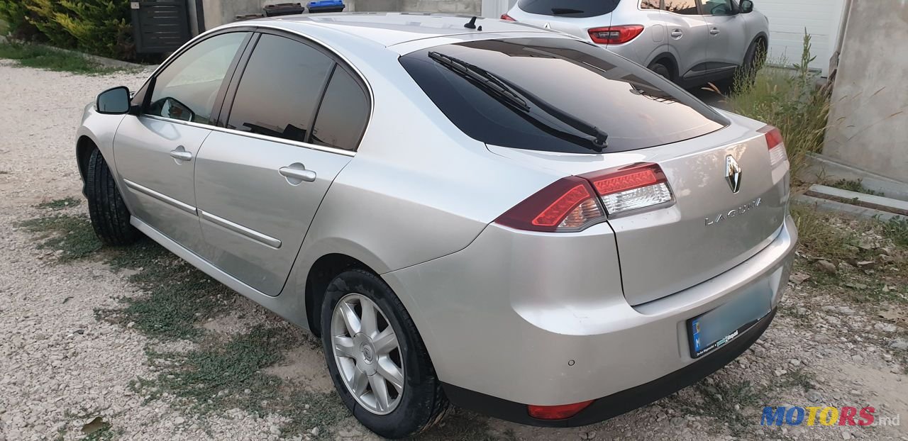 2010' Renault Laguna photo #4
