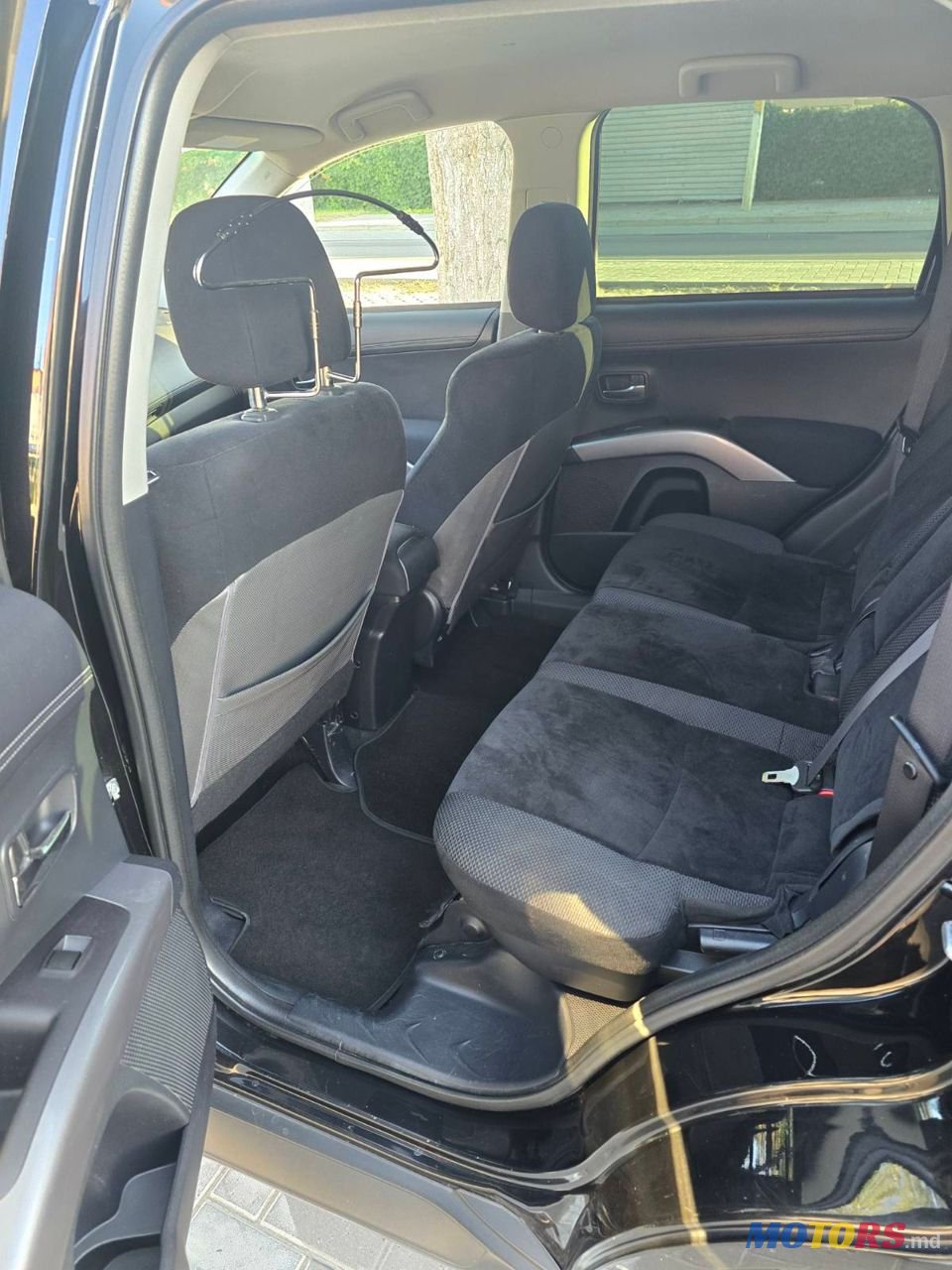 2011' Mitsubishi Outlander photo #3