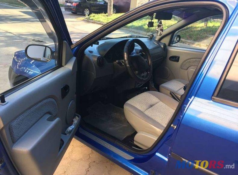 2006' Dacia Logan photo #1