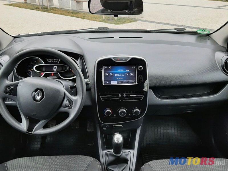 2013' Renault Clio photo #5
