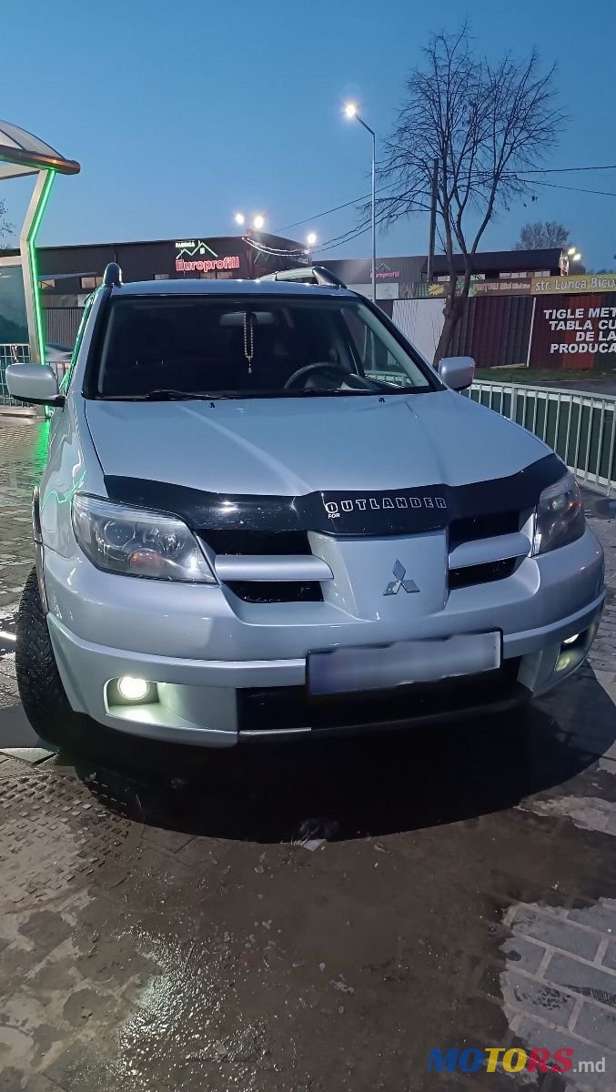 2006' Mitsubishi Outlander photo #4