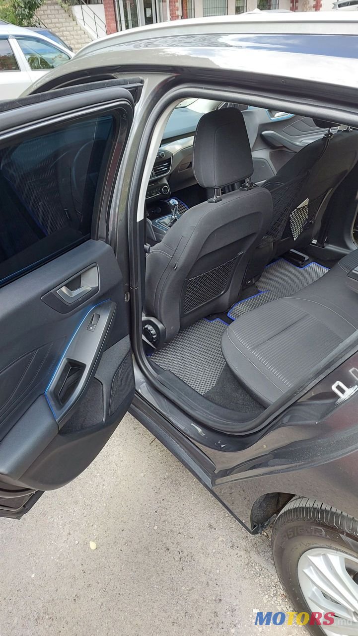 2018' Ford Focus photo #6
