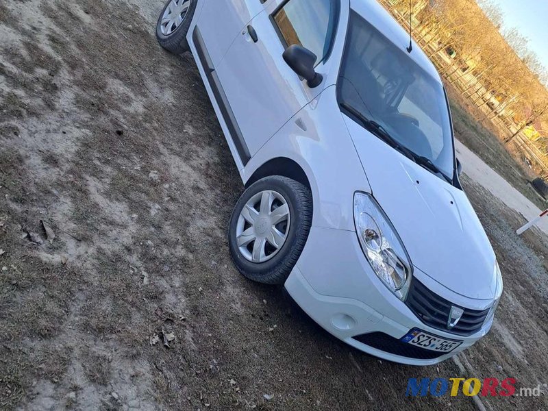 2010' Dacia Sandero photo #2