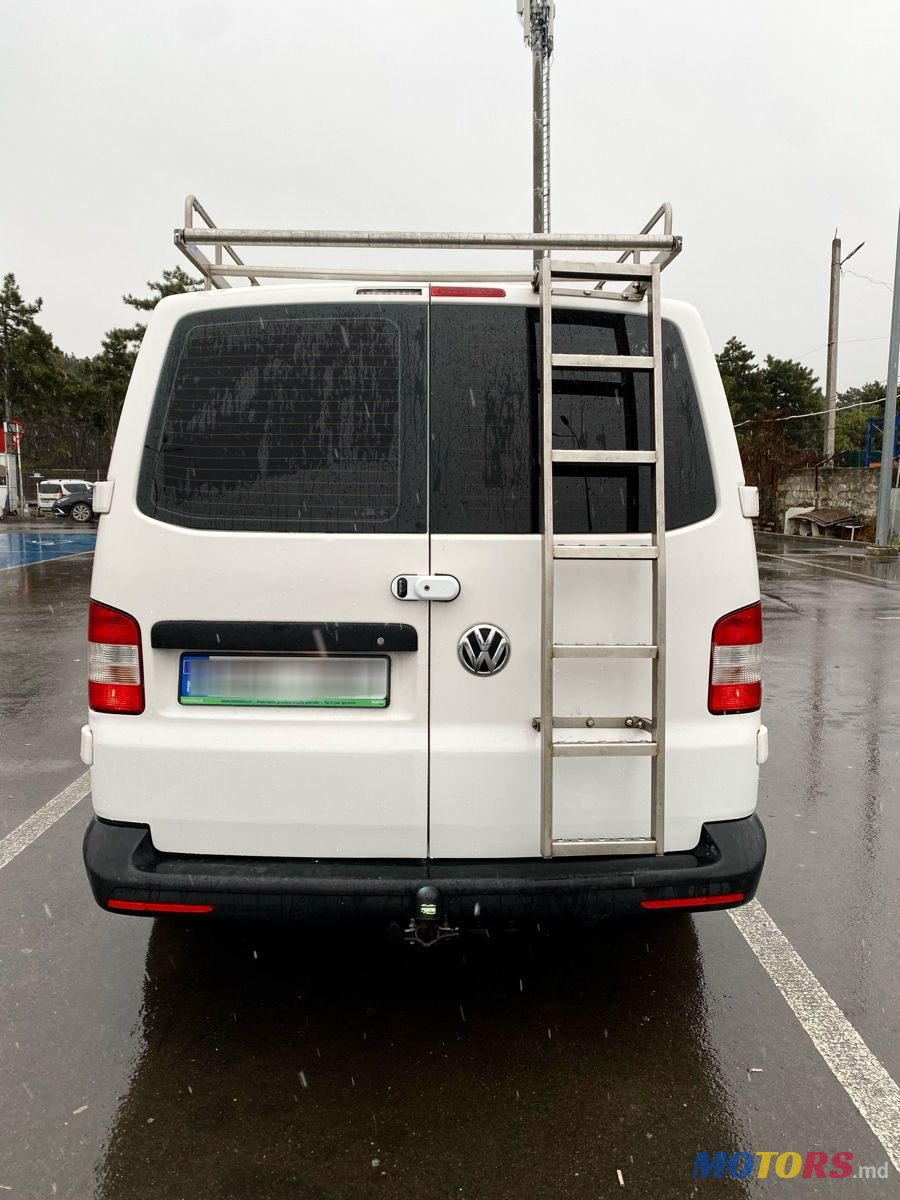 2013' Volkswagen Transporter photo #5
