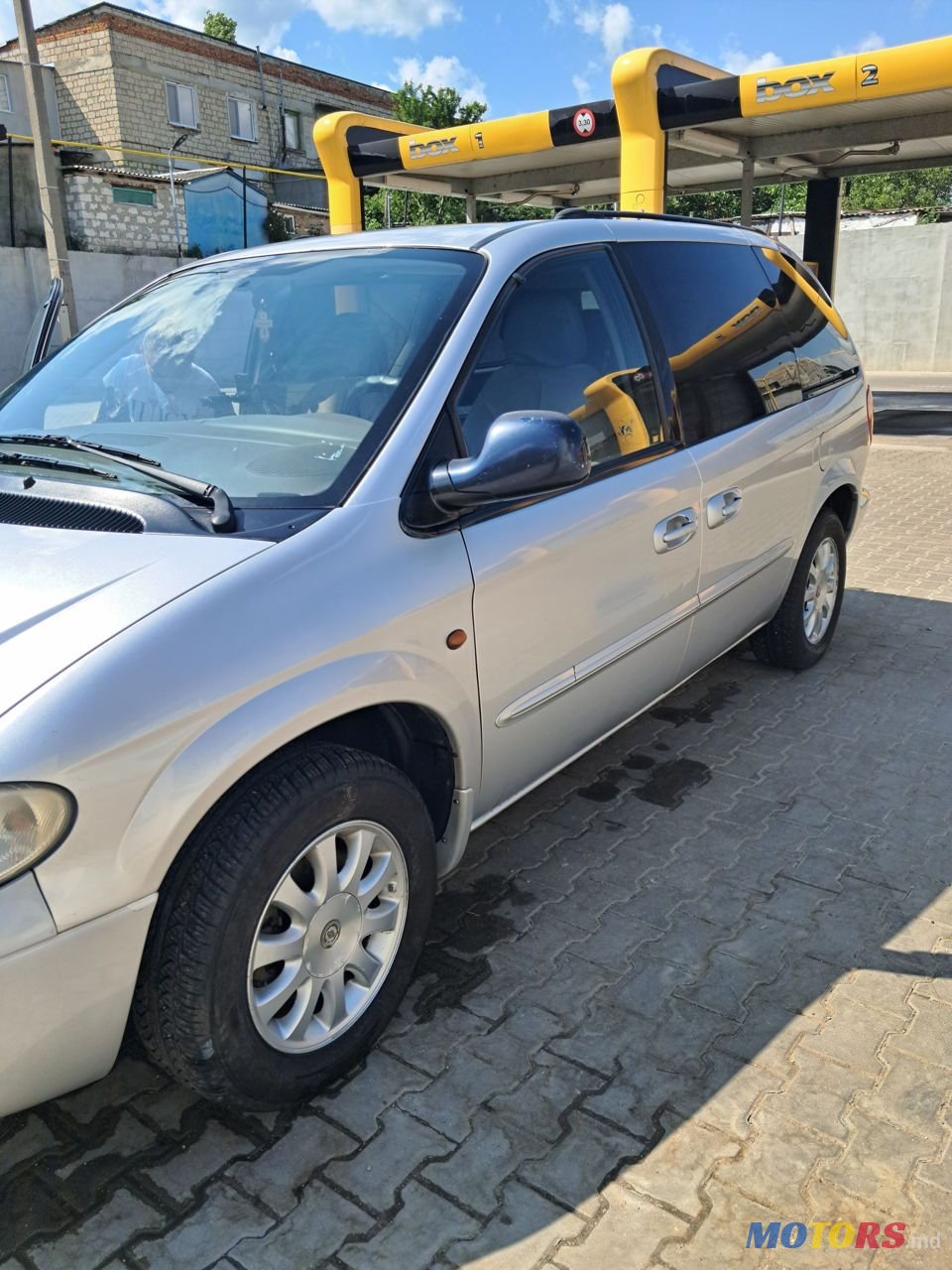 2002' Chrysler Voyager photo #4