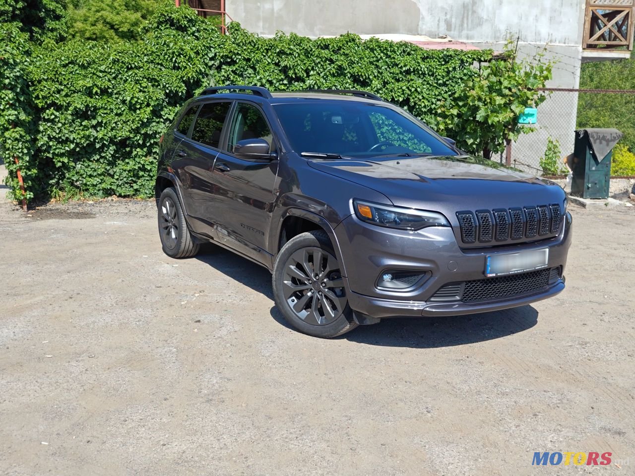 2018' Jeep Cherokee photo #2