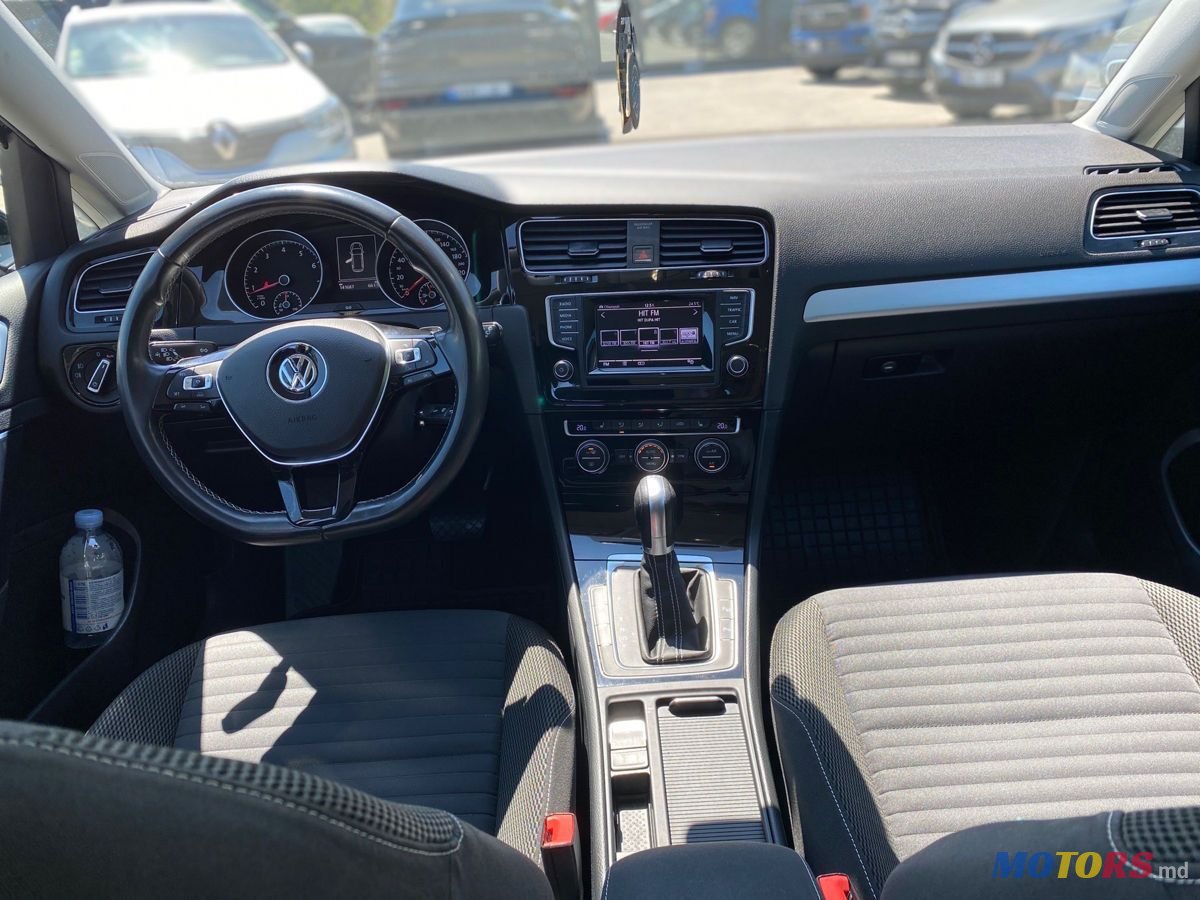 2015' Volkswagen Golf photo #5