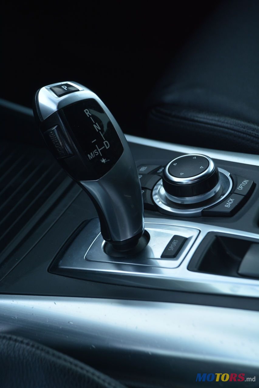 2010' BMW X5 photo #6