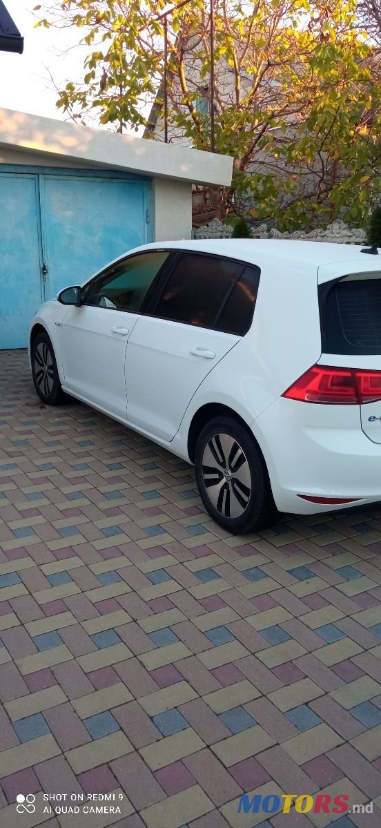 2016' Volkswagen Golf photo #1